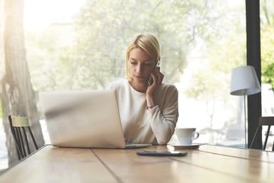 résilier direct énergie par téléphone